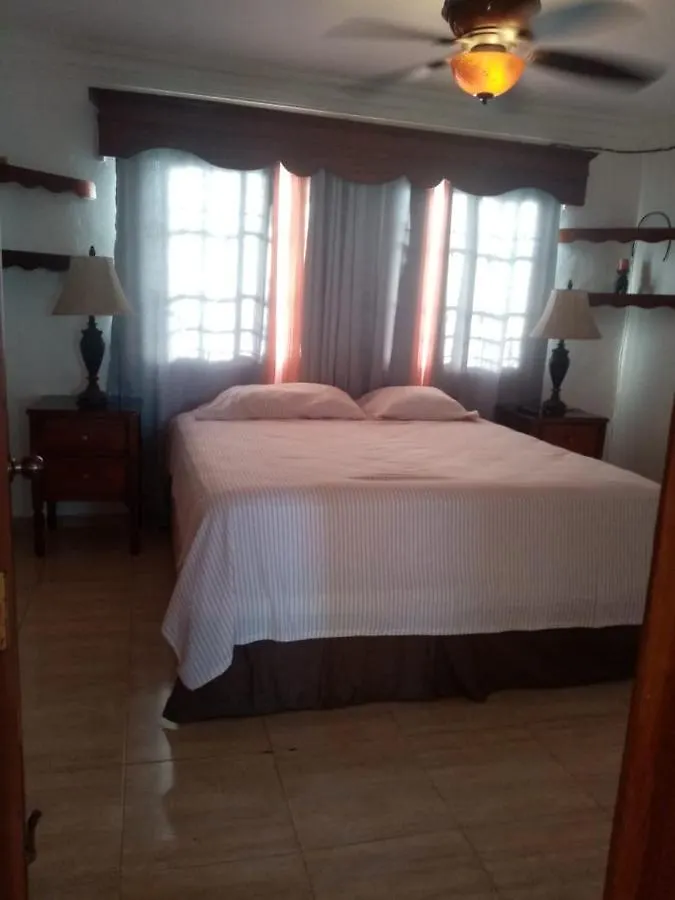 Penthouse Con Jacuzzi La Cueva De Los 3 Ojos Santo Domingo Apartment